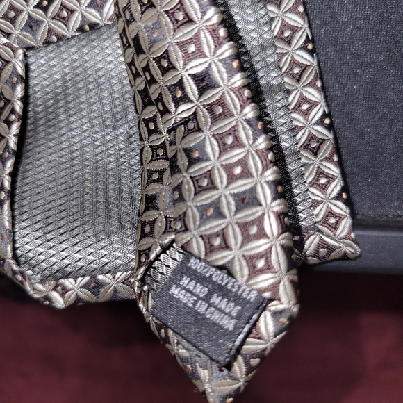 Tie - Picture 5 of 6